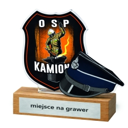 Statuetka "czapka + logo jednostki" na drewnianej podstawie( cena przy zakupie 2 sztuk)